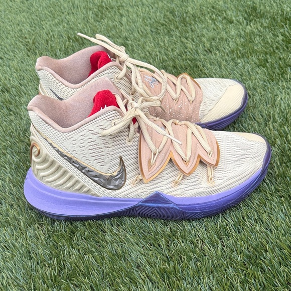 Nike Kyrie 5
Concepts Ikhet - Picture 2 of 9